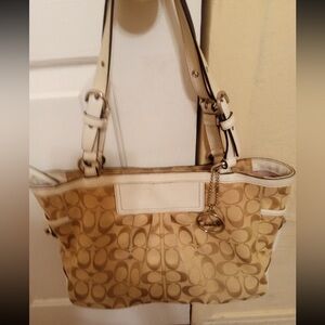 Coach Signature C canvas shoulderbag